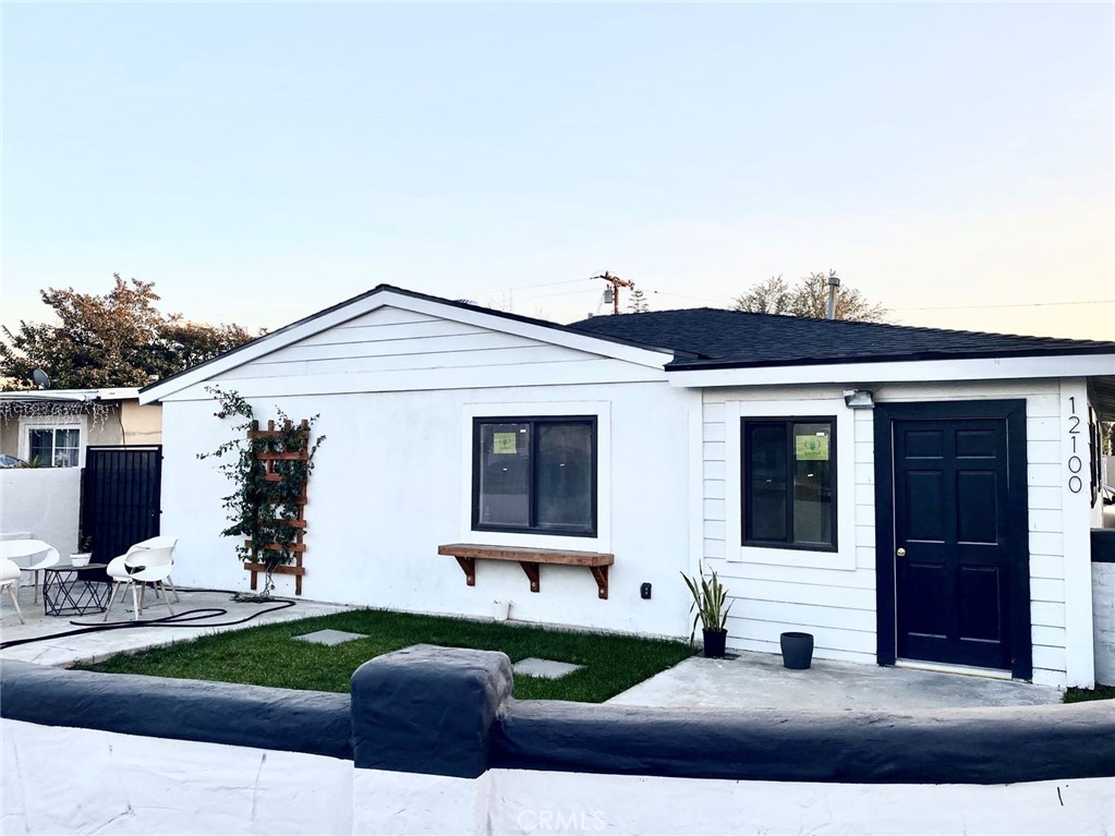 12100 215th Street, Hawaiian Gardens, CA 90716