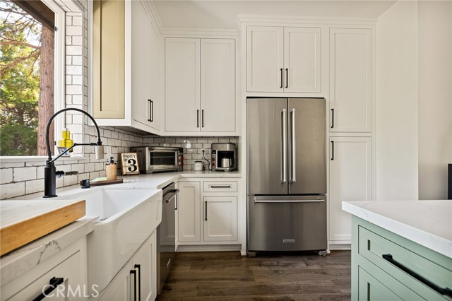 243 Manzanita Drive, Lake Arrowhead CA: https://media.crmls.org/medias/00a39602-09f7-4acf-a361-0b6921eb5452.jpg