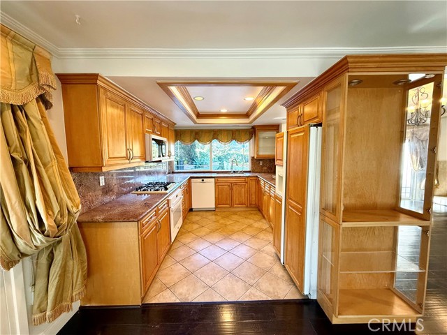 Detail Gallery Image 8 of 14 For 12839 Mclennan Ave, Granada Hills,  CA 91344 - 4 Beds | 2 Baths