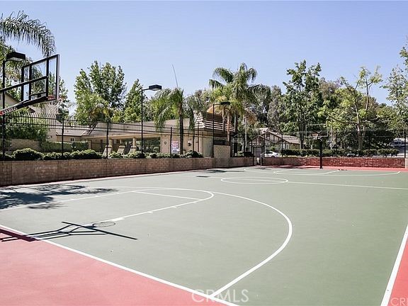 https://media.crmls.org/medias/00a3a26a-5c32-4493-9b28-c971f5d871a9.jpg?preset=X-Large