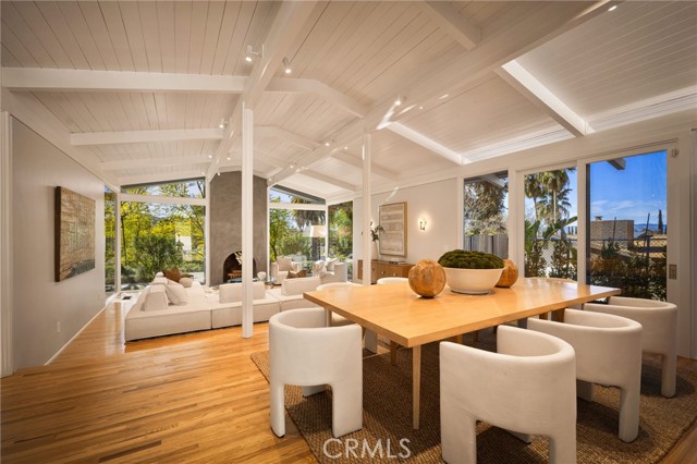 Detail Gallery Image 6 of 51 For 4750 Poe Ave, Woodland Hills,  CA 91364 - 4 Beds | 4 Baths