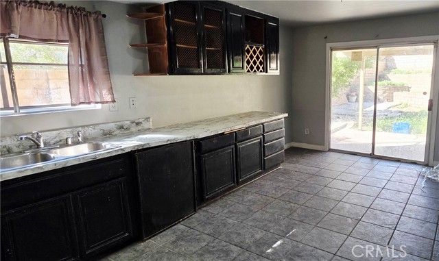 Detail Gallery Image 4 of 4 For 14837 Mission Glen, Sylmar,  CA 91342 - 4 Beds | 3 Baths