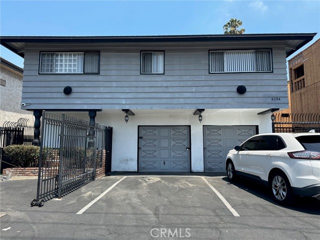 Detail Gallery Image 1 of 10 For 6134 Hazeltine Ave #3,  Van Nuys,  CA 91401 - 2 Beds | 1 Baths