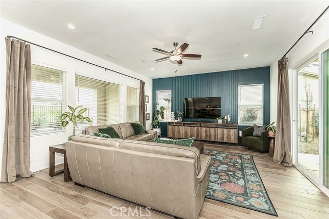 Detail Gallery Image 14 of 75 For 948 Beaver Pond, Madera,  CA 93636 - 4 Beds | 3/1 Baths