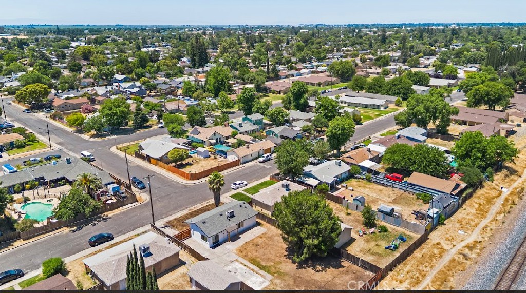 https://media.crmls.org/medias/00a5518a-0a2b-4aff-ab55-349acbef3b89.jpg?preset=X-Large