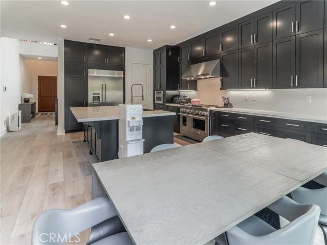 Detail Gallery Image 9 of 43 For 20725 W Liana Ct, Porter Ranch,  CA 91326 - 5 Beds | 5/1 Baths