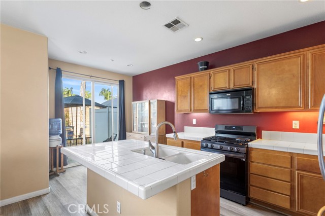 Detail Gallery Image 10 of 40 For 27919 Cactus Ave #C,  Moreno Valley,  CA 92555 - 3 Beds | 2/1 Baths