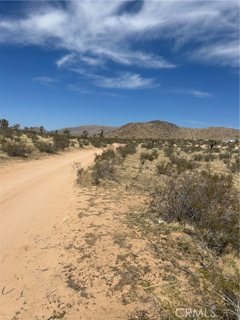 0 Fairview Valley Road, Apple Valley CA: https://media.crmls.org/medias/00a729d7-5ea2-4a57-b6b2-ebb924fbc977.jpg