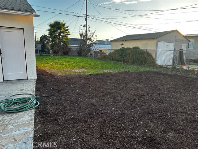 Detail Gallery Image 6 of 12 For 1726 E 122nd, Los Angeles,  CA 90059 - 3 Beds | 1 Baths