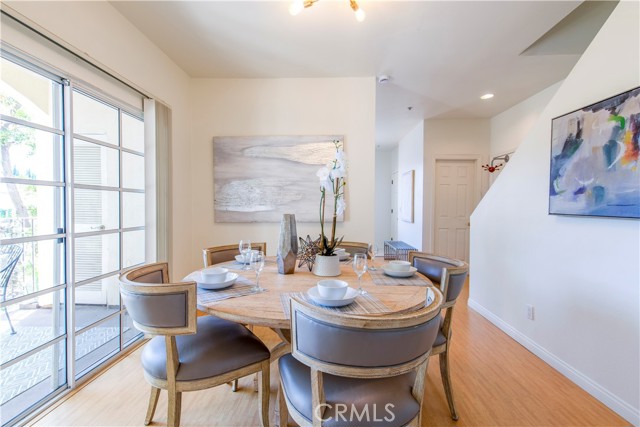 Detail Gallery Image 7 of 28 For 372 S Marengo Ave #108,  Pasadena,  CA 91101 - 3 Beds | 3 Baths