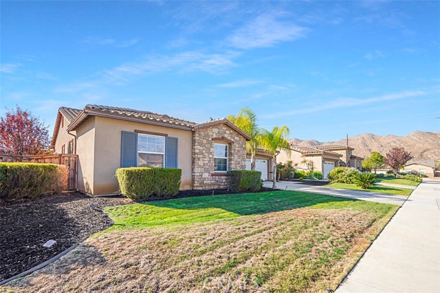 Detail Gallery Image 8 of 33 For 23059 Sienna Ln, Moreno Valley,  CA 92557 - 4 Beds | 2/1 Baths