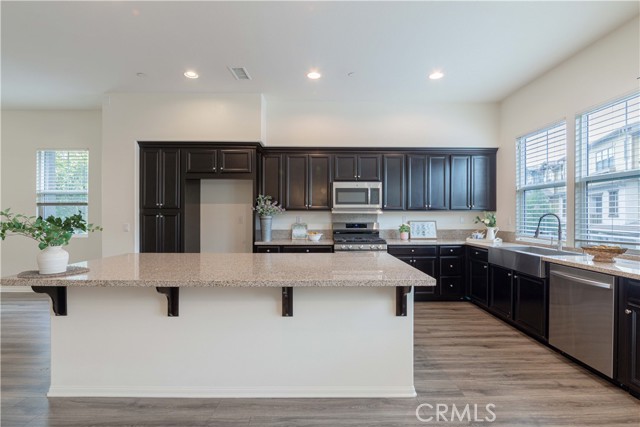 12438 Amesbury Circle, Whittier CA: https://media.crmls.org/medias/00a8ec14-aa1d-4edf-b3da-e27515a70a08.jpg