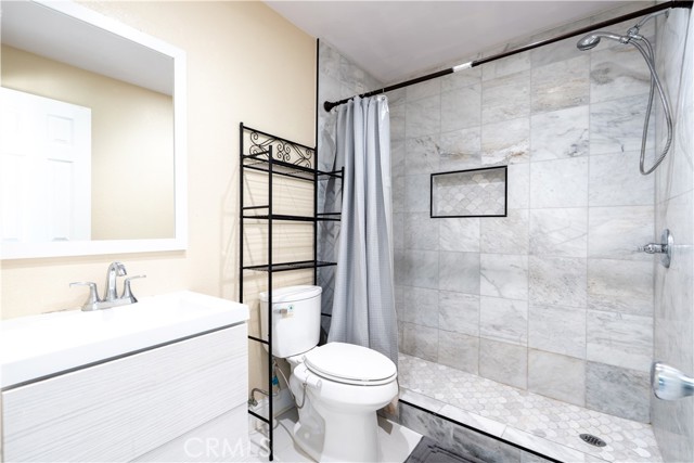 Detail Gallery Image 31 of 44 For 11661 Burke, Whittier,  CA 90606 - 4 Beds | 3 Baths