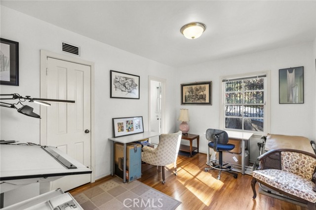 1815 Las Flores Drive, Glendale CA: https://media.crmls.org/medias/00a90fea-0dd5-4984-84fb-e77986607db7.jpg