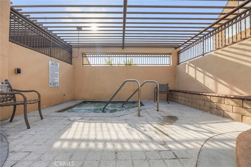 https://media.crmls.org/medias/00a92125-d9dd-40a4-a4e6-f888b83e8684.jpg?preset=X-Large