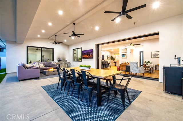 11221 Davenport Road, Rossmoor CA: https://media.crmls.org/medias/00a9680a-ca7f-4de4-a673-7b0eb4873b50.jpg