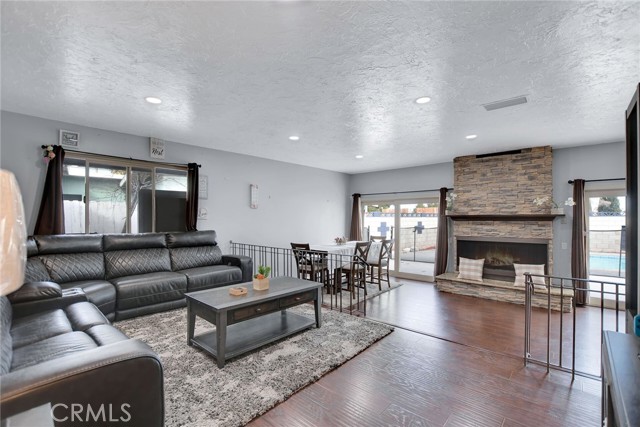 Detail Gallery Image 8 of 54 For 13928 Burning Tree, Victorville,  CA 92395 - 4 Beds | 2 Baths