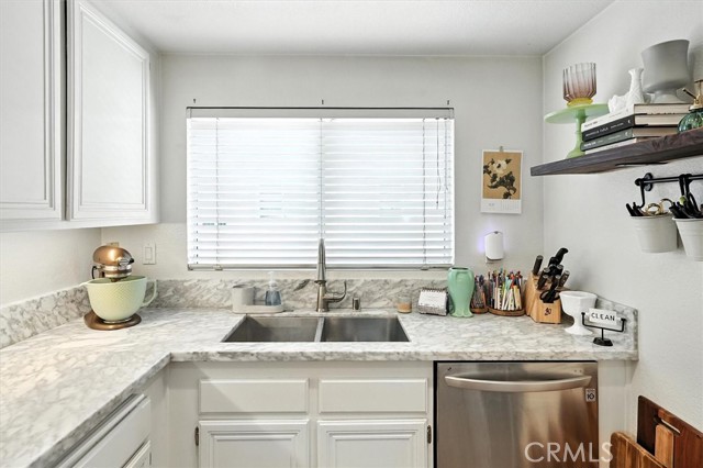 25250 Steinbeck Avenue, Stevenson Ranch CA: https://media.crmls.org/medias/00aa327a-15f6-4d47-bcf2-d247510c4c94.jpg