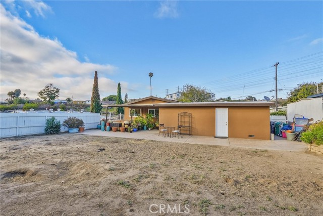 4657 Chateau Place, San Diego CA: https://media.crmls.org/medias/00aa335f-885c-4ea4-9918-900a14d79cf9.jpg