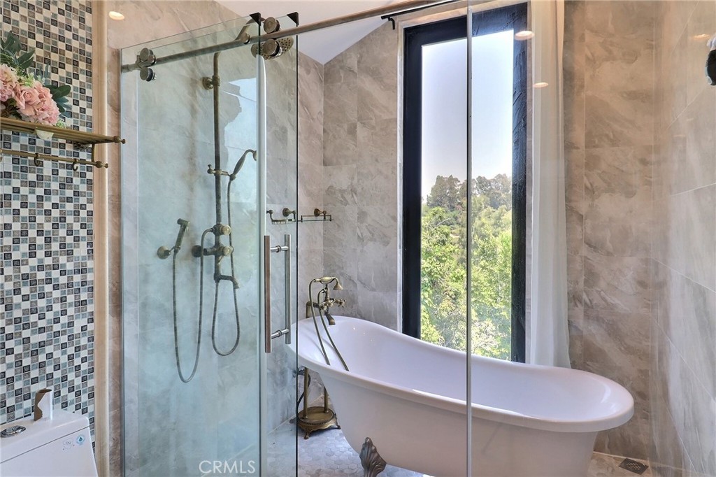 MLS #WS25153368 img 34