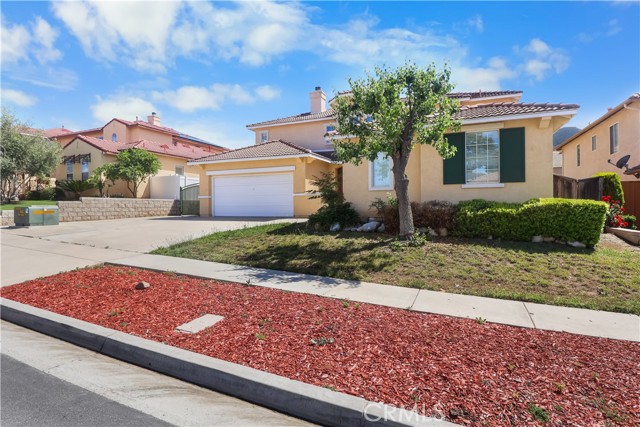 Detail Gallery Image 1 of 40 For 842 W Orange Heights Ln, Corona,  CA 92882 - 5 Beds | 2/1 Baths