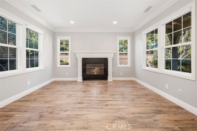 20 Townsend, Irvine CA: https://media.crmls.org/medias/00ab4d53-534d-44e3-933b-ea83e30281bf.jpg