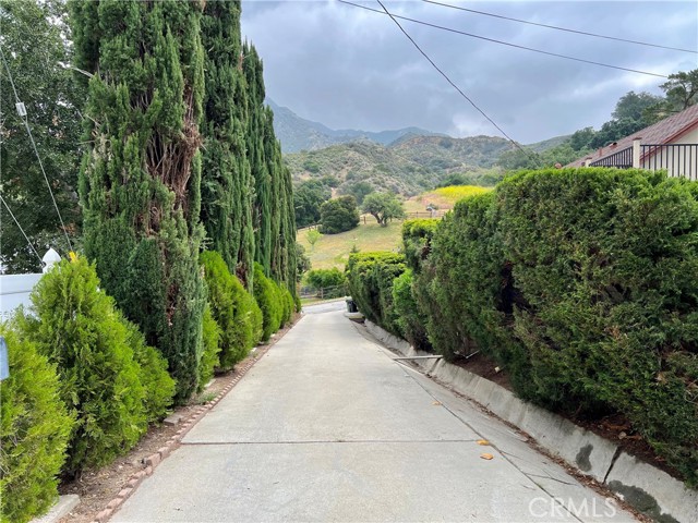 Detail Gallery Image 1 of 22 For 11419 Caern Ave, Tujunga,  CA 91042 - 3 Beds | 2 Baths