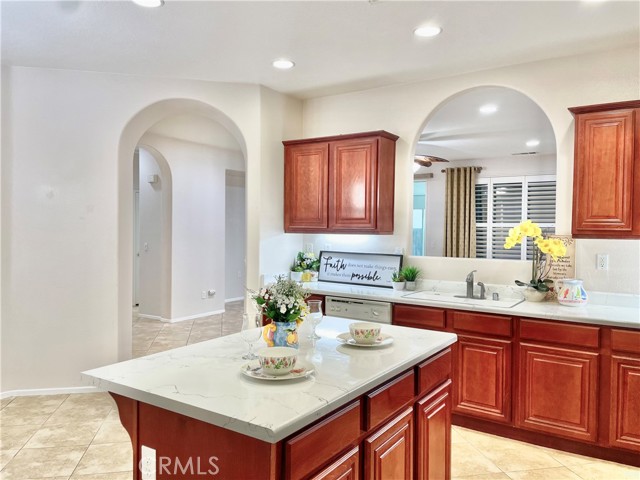 Detail Gallery Image 6 of 50 For 13953 Tawney Ridge Ln, Victorville,  CA 92394 - 4 Beds | 2 Baths