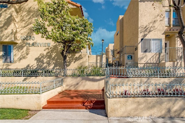 10260 Plainview Avenue, 11 photo 1
