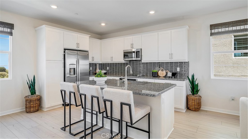 2565 E Lincoln Paseo