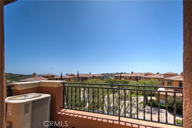 15 Riva Drive, Newport Coast CA: https://media.crmls.org/medias/00ae9b5c-b565-4587-8a48-f1649cd39a16.jpg