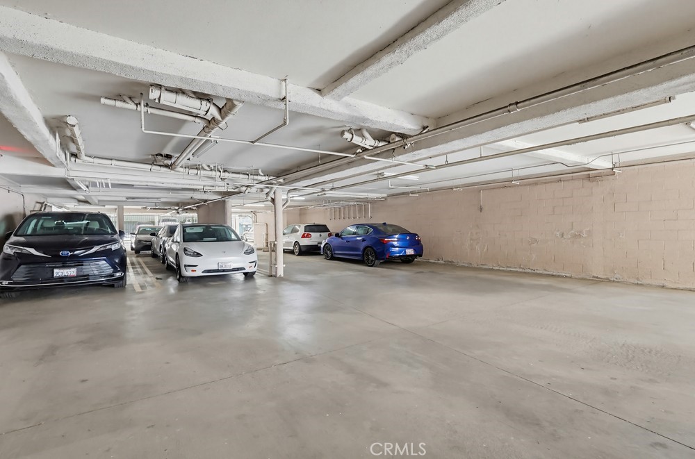 https://media.crmls.org/medias/00aead0d-81ea-457c-89bc-9ff53d08797a.jpg?preset=X-Large