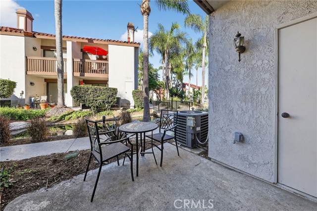 Detail Gallery Image 16 of 40 For 304 Molokai, Placentia,  CA 92870 - 2 Beds | 2/1 Baths