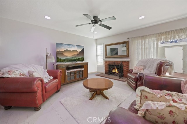 Detail Gallery Image 3 of 19 For 21107 via Arnaz, Yorba Linda,  CA 92887 - 2 Beds | 2/1 Baths