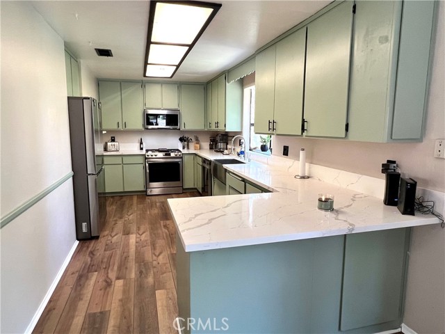 24792 Bernard Drive, Crestline CA: https://media.crmls.org/medias/00af1c80-d58c-40ad-8c95-bfb62ccd9636.jpg