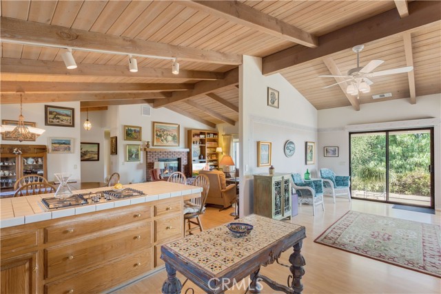 711 Tumble Creek Lane, Fallbrook CA: https://media.crmls.org/medias/00afea57-87f5-4ab7-ba07-26255a5b25f2.jpg