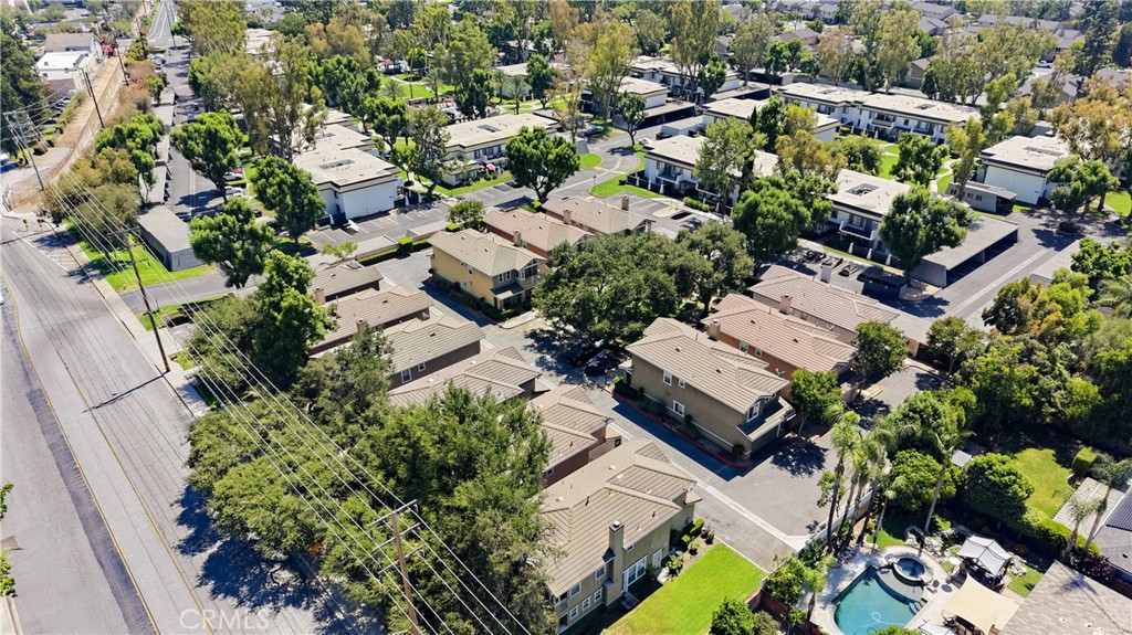 https://media.crmls.org/medias/00b040e9-3ade-410c-a670-b49842842326.jpg?preset=X-Large