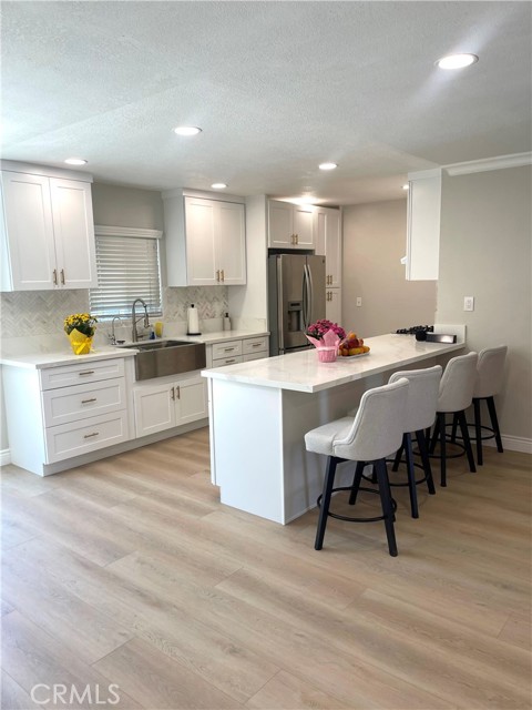 Detail Gallery Image 3 of 5 For 15061 Columbia Ln, Huntington Beach,  CA 92647 - 3 Beds | 2 Baths