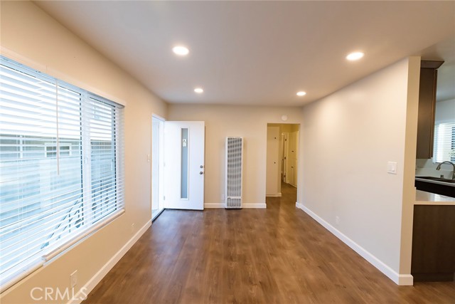 Detail Gallery Image 6 of 18 For 113 a N Lucia Ave, Redondo Beach,  CA 90277 - 2 Beds | 1 Baths