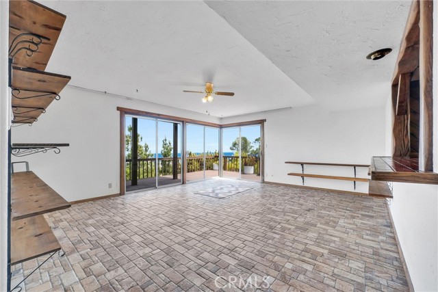 30062 Grandpoint Lane, Rancho Palos Verdes CA: https://media.crmls.org/medias/00b10912-2b68-4e01-9ed0-d3fe8fec1699.jpg
