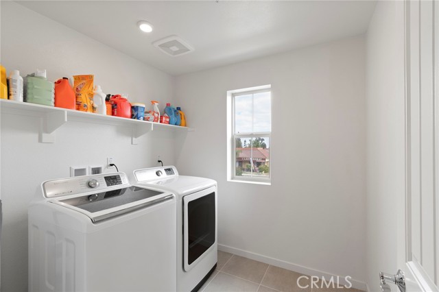 Detail Gallery Image 19 of 28 For 951 W Clover Ave, Rialto,  CA 92376 - 3 Beds | 2/1 Baths