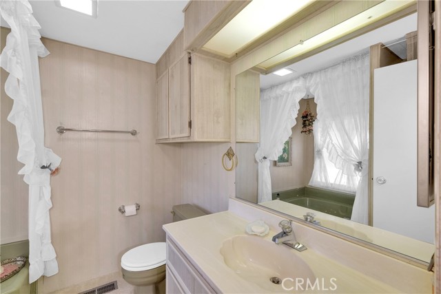 Detail Gallery Image 17 of 25 For 15940 Stoddard Wells Rd #103,  Victorville,  CA 92395 - 2 Beds | 2 Baths