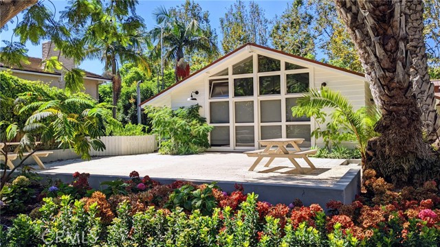 1131 Emerald Bay, Laguna Beach CA: https://media.crmls.org/medias/00b3c4bf-8b0c-4bdf-901e-1b2e3b465d1b.jpg