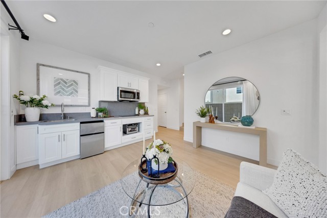251 Tank, Irvine CA: https://media.crmls.org/medias/00b5e841-6fee-4251-a1b0-42bf3f571b70.jpg