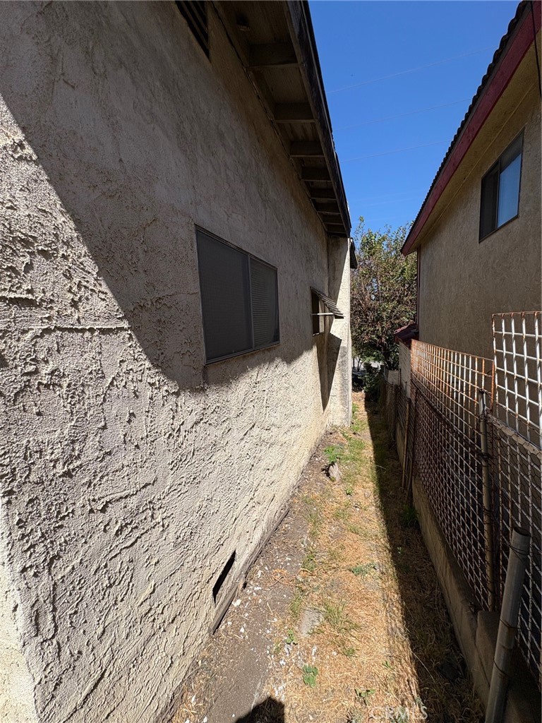 https://media.crmls.org/medias/00b61ffc-fe6b-4814-9ddb-5ad7c66f3516.jpg?preset=X-Large