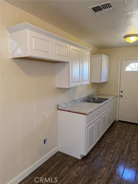 Detail Gallery Image 6 of 19 For 1318 Washington Avenue, Bakersfield,  CA 93308 - 3 Beds | 1/1 Baths