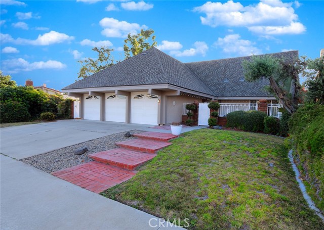 Detail Gallery Image 2 of 18 For 15241 Touraine Way, Irvine,  CA 92604 - 4 Beds | 2/1 Baths
