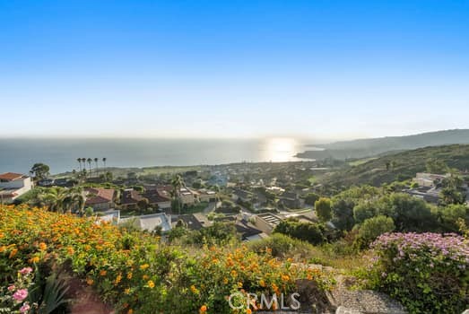 Within this Neighborhood is access to miles of Hiking Trails and Golf Courses at Terranea Resort and Trump International.