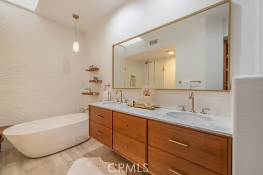 24444 Hampton Drive, Valencia CA: https://media.crmls.org/medias/00b8a00e-86ee-4d4a-a023-67d56dbfe63c.jpg