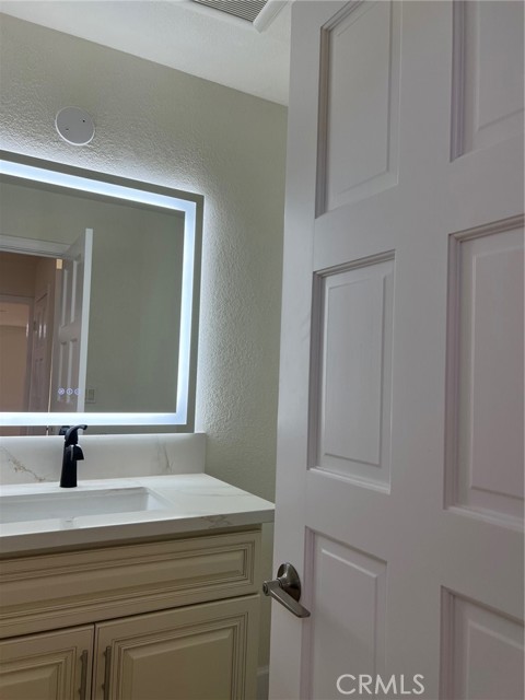 2005 Mt Vernon Avenue, Riverside CA: https://media.crmls.org/medias/00b8ccc9-b6e4-4980-bee1-5b086c764357.jpg